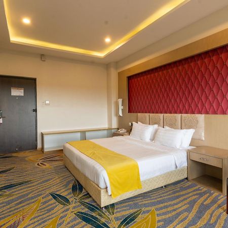 Hotel Mechi Crown Kakarvitta Ngoại thất bức ảnh