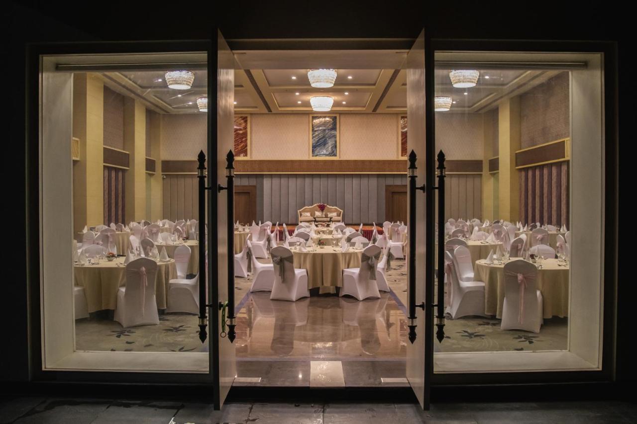 Hotel Mechi Crown Kakarvitta Ngoại thất bức ảnh