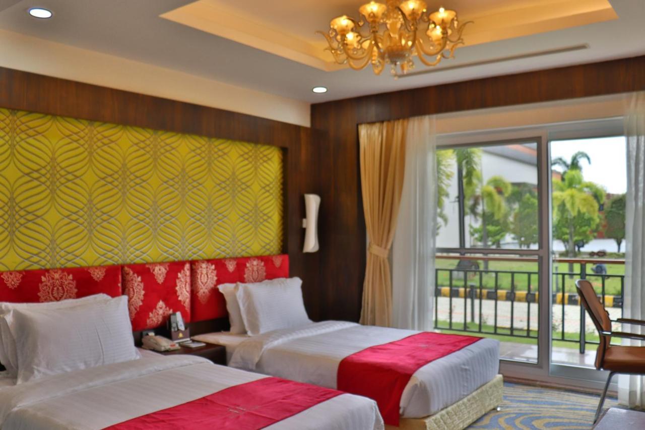 Hotel Mechi Crown Kakarvitta Ngoại thất bức ảnh