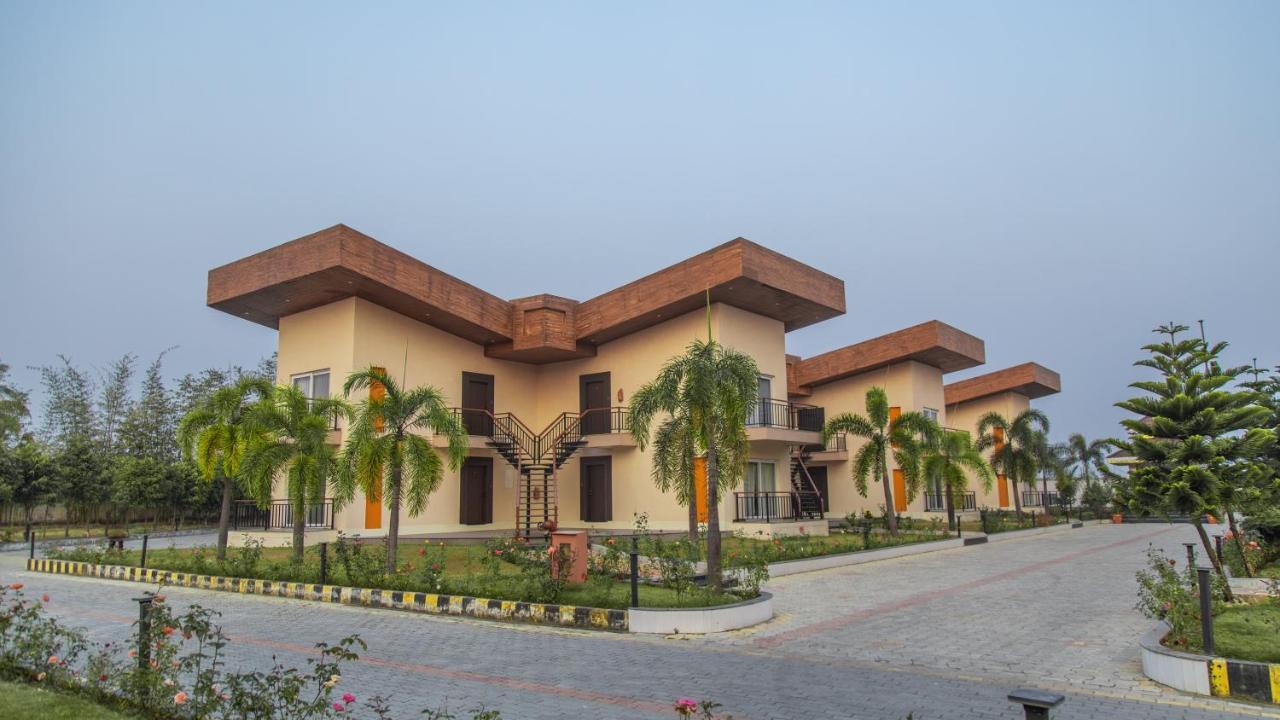 Hotel Mechi Crown Kakarvitta Ngoại thất bức ảnh