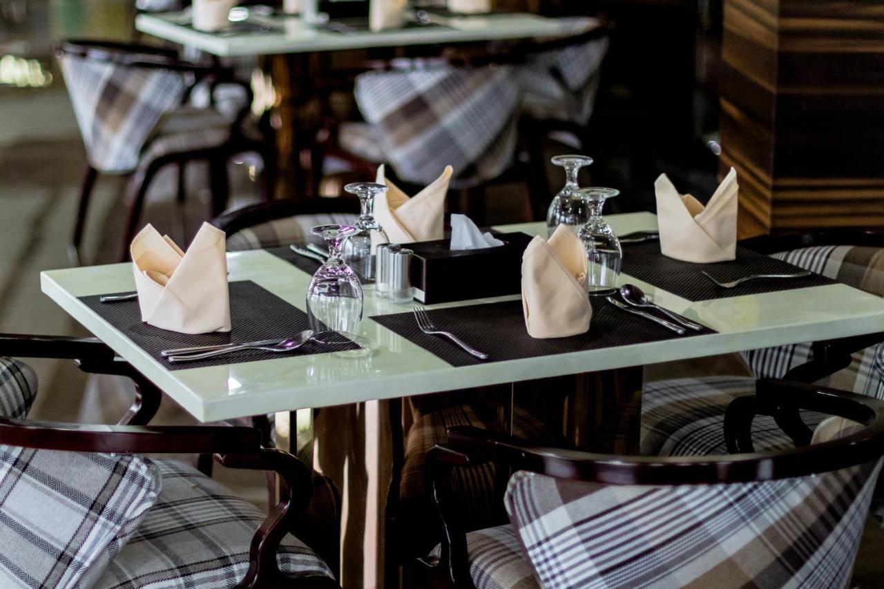 Hotel Mechi Crown Kakarvitta Ngoại thất bức ảnh