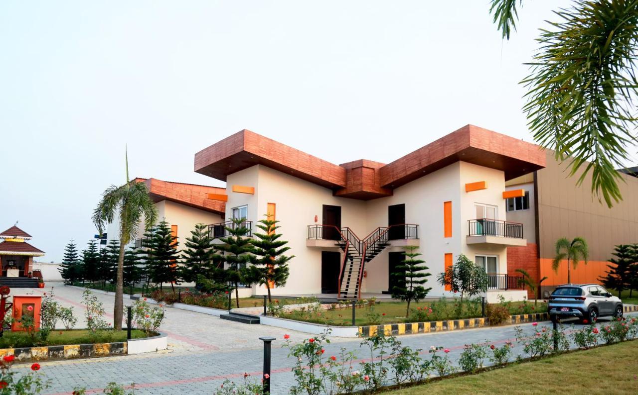 Hotel Mechi Crown Kakarvitta Ngoại thất bức ảnh