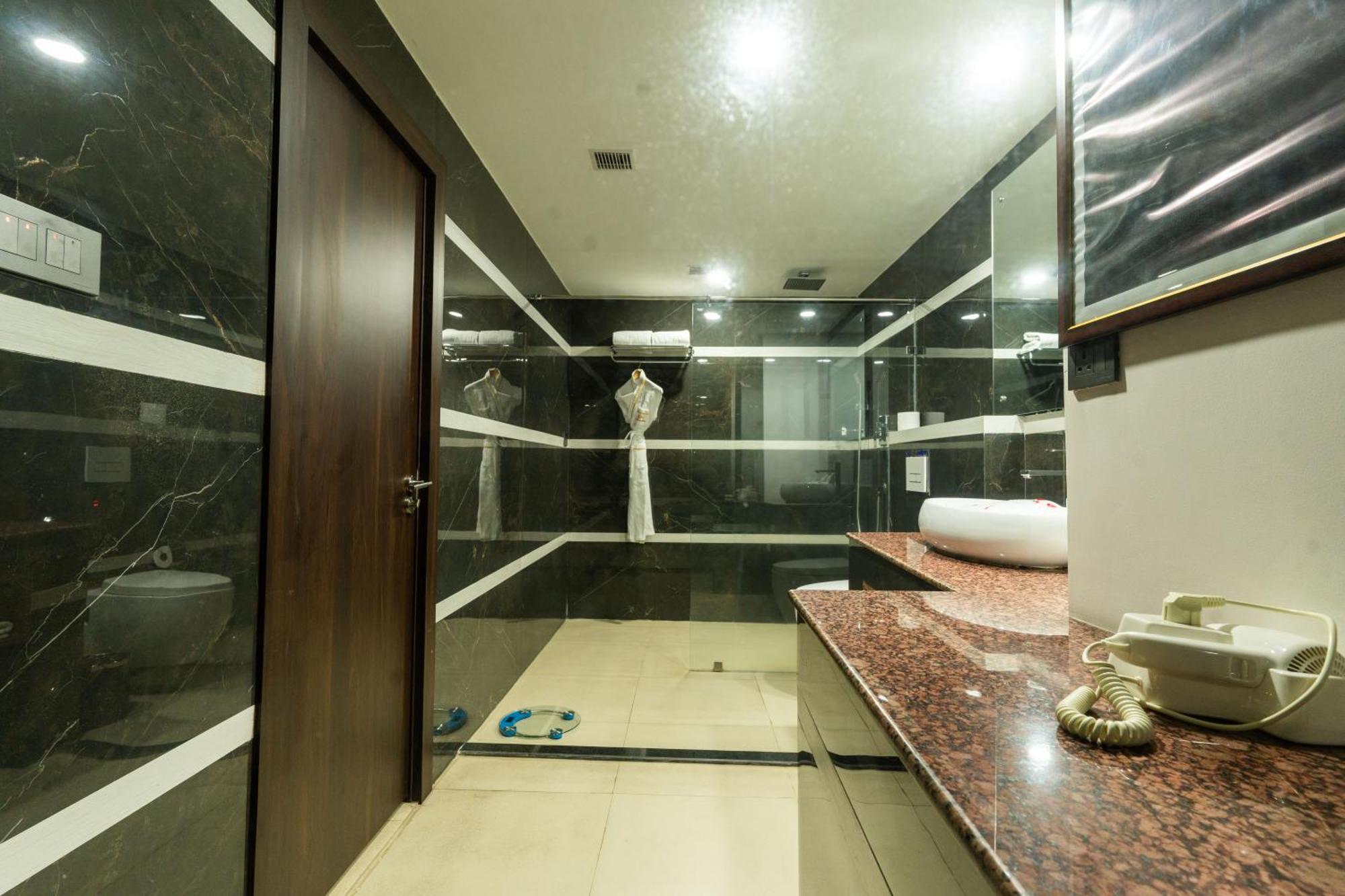 Hotel Mechi Crown Kakarvitta Ngoại thất bức ảnh