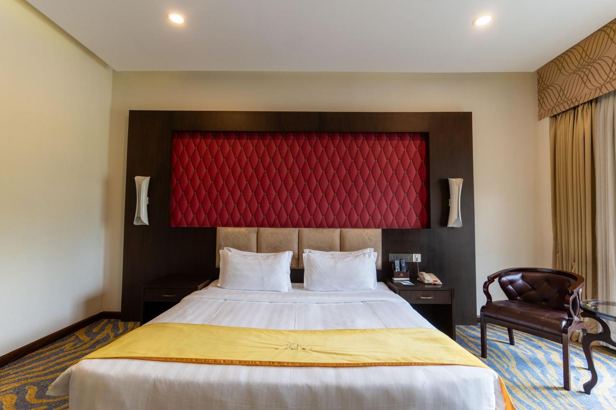 Hotel Mechi Crown Kakarvitta Ngoại thất bức ảnh